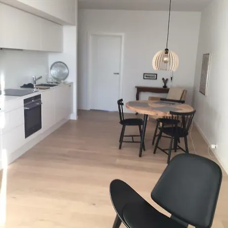 Laekker Lejlighed Med Havneudsigt