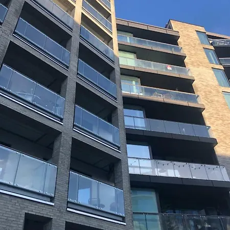 شقة Laekker Lejlighed Med Havneudsigt